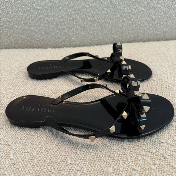 Valentino Rock Stud Black Flip Flops size 38 - Picture 6 of 8